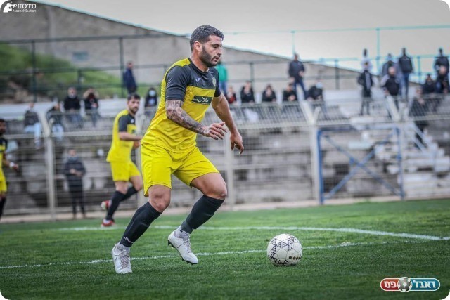 נדב מוניס (נזיה סולטן)